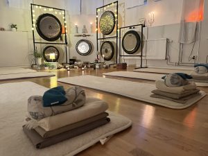 Gongbad hos Yogainstitutet